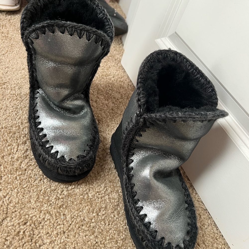 Silver Mou Boots